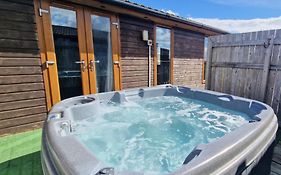 Cleish 7 With Private Hot Tub - Fife - Loch Leven - Lomond Hills - Pet Friendly